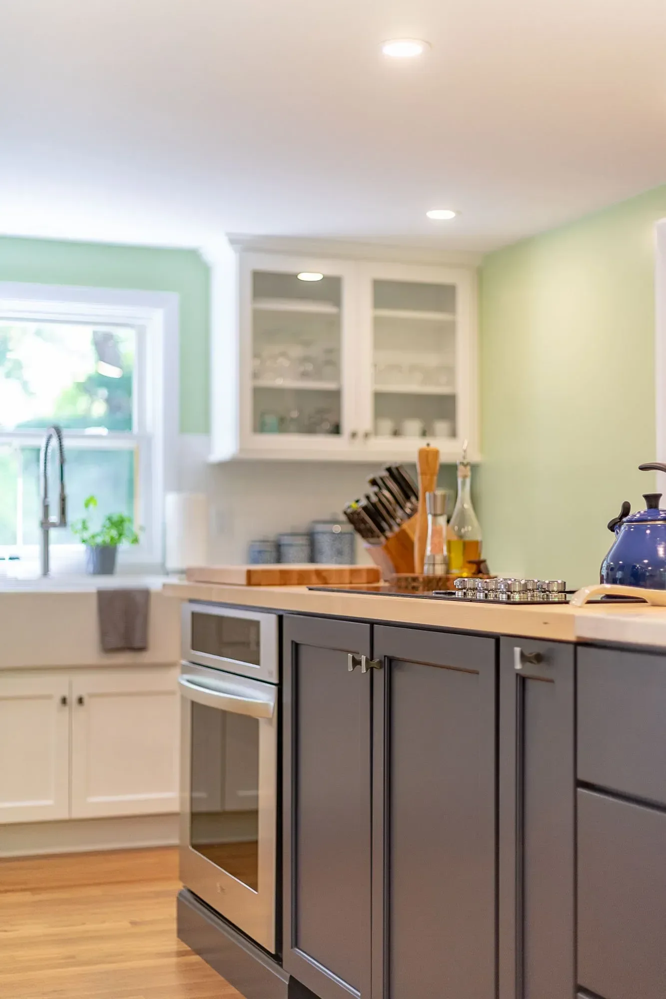 Sudbury Family Kitchen w/ Navy Island Dining Bar — view 6