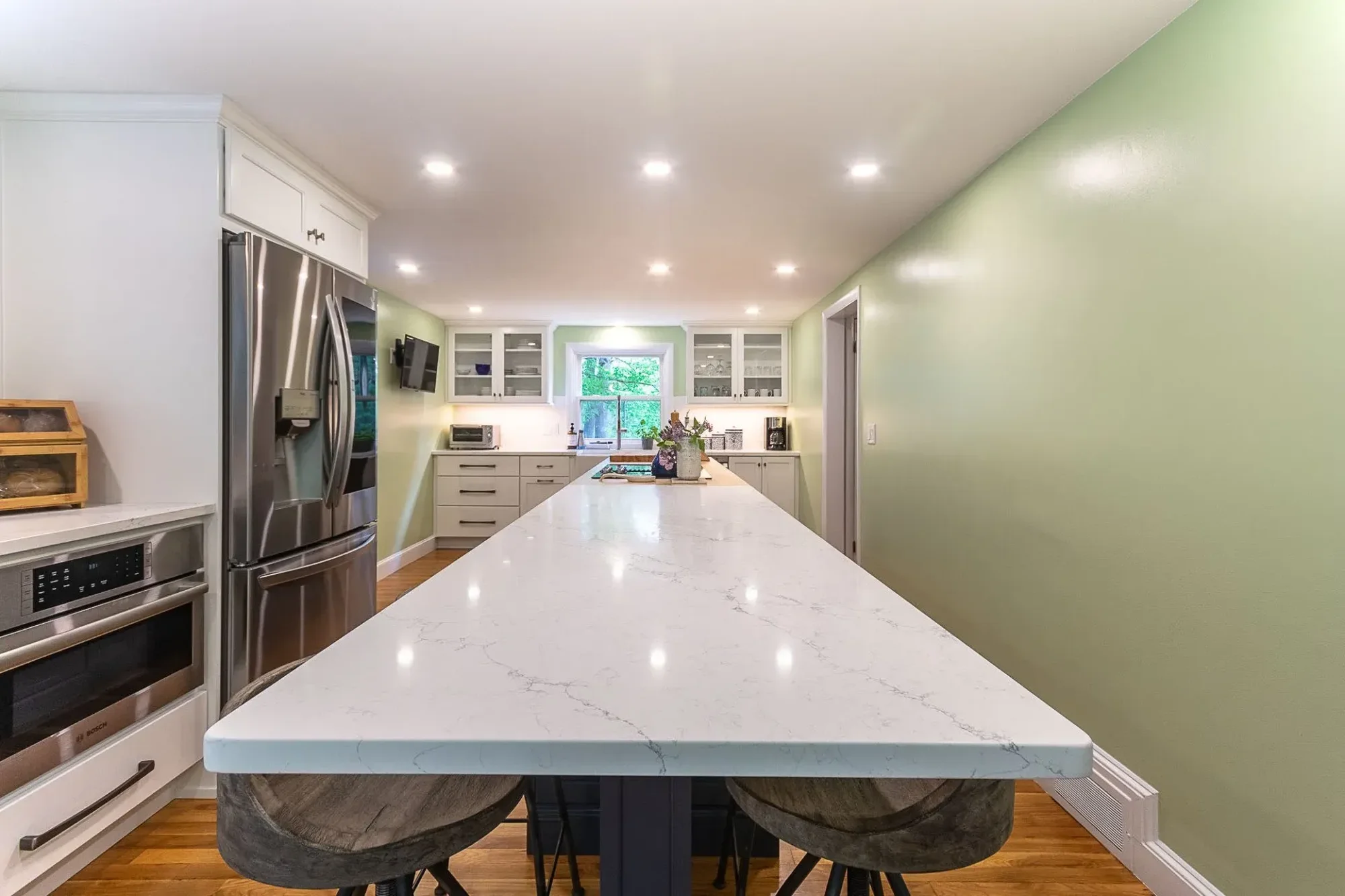 Sudbury Family Kitchen w/ Navy Island Dining Bar — view 8