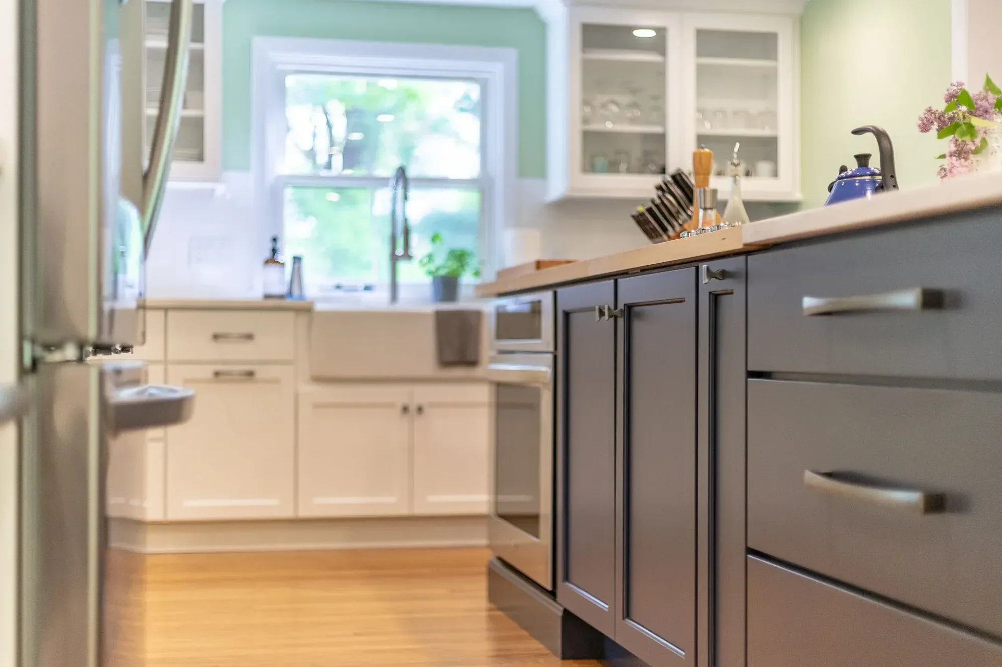 Sudbury Family Kitchen w/ Navy Island Dining Bar — view 11