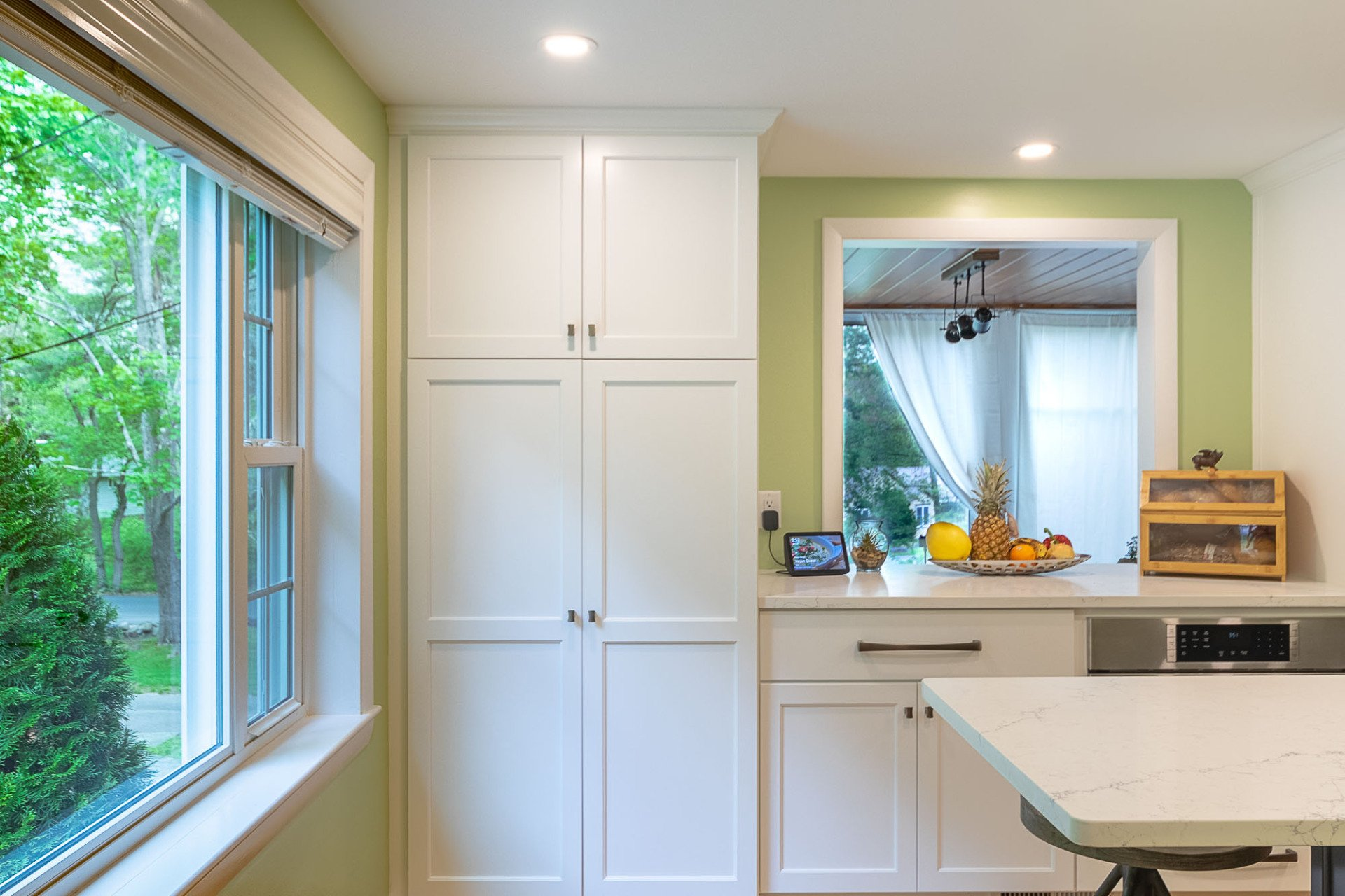 Sudbury Family Kitchen w/ Navy Island Dining Bar — view 15