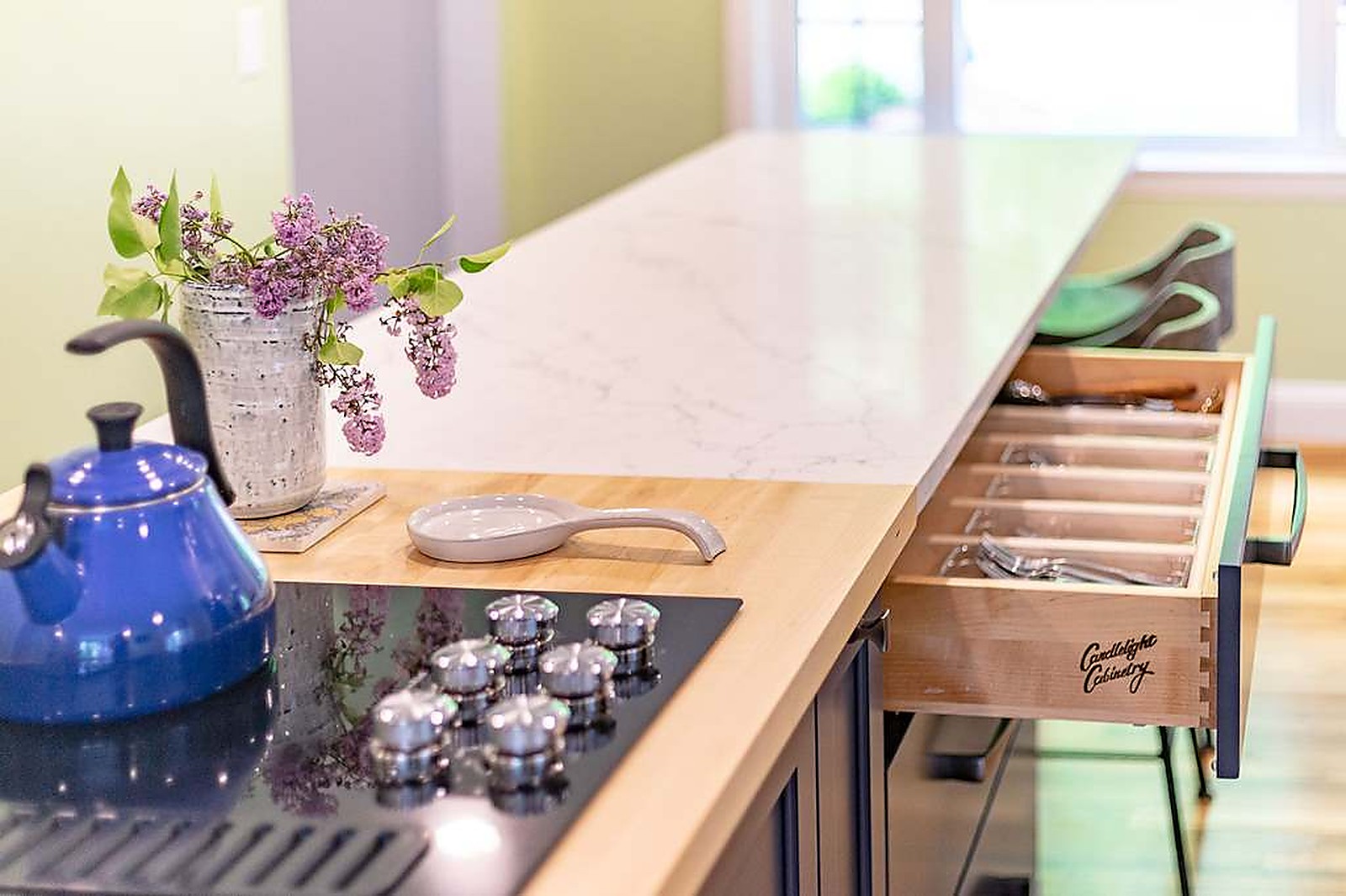 Sudbury Family Kitchen w/ Navy Island Dining Bar
